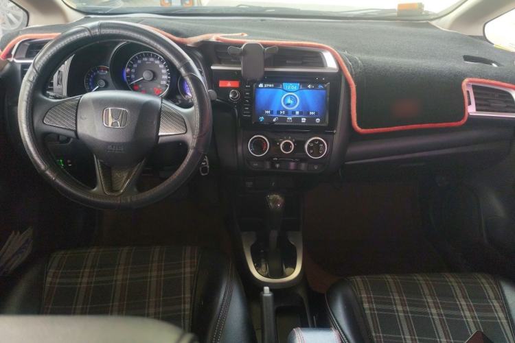 Used Honda Fit 2016 1.5L LXS CVT Comfort Sunroof Version Center Console
