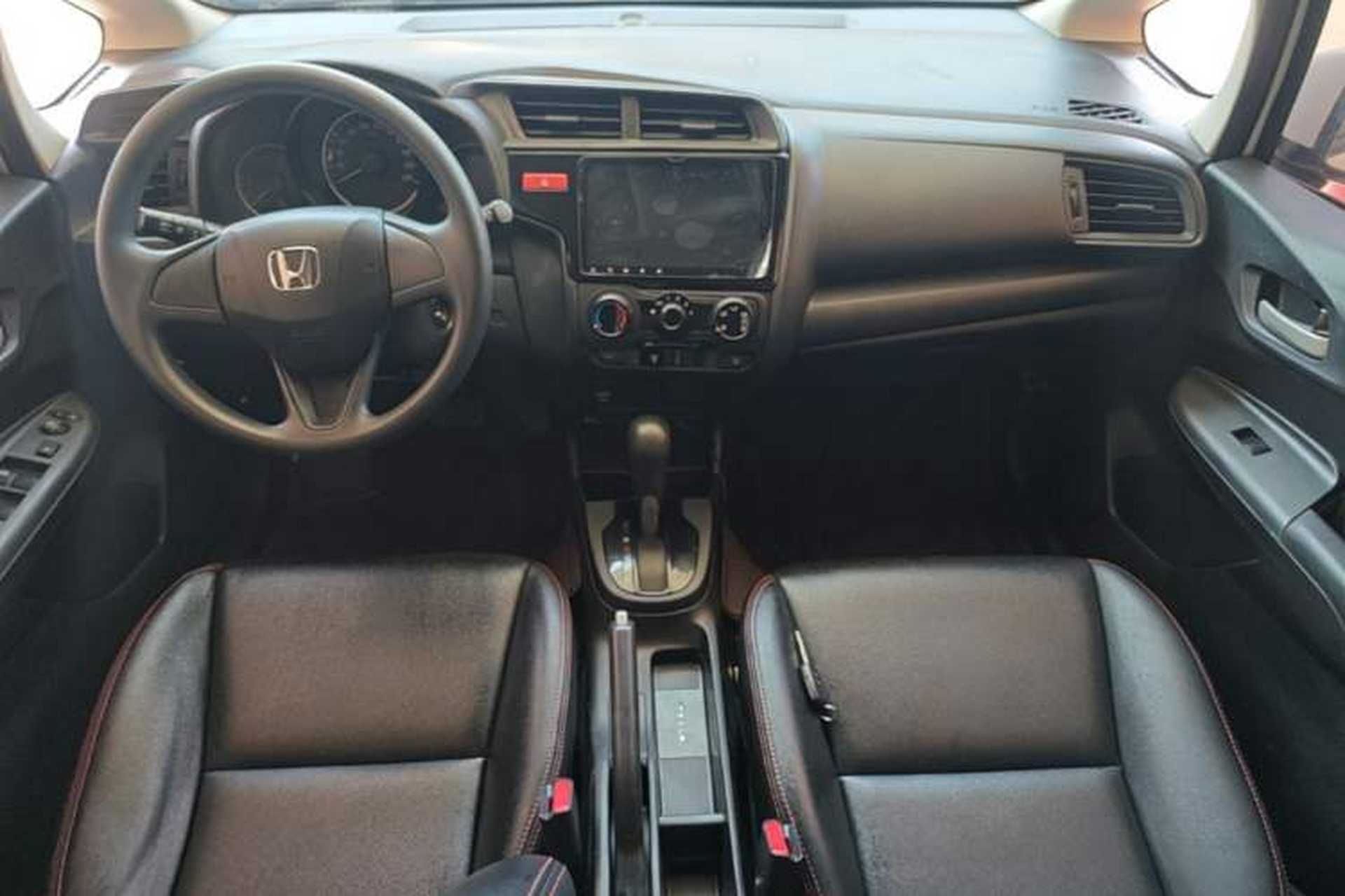 Used Honda Fit 2016 1.5L LXS CVT Comfort Sunroof Version Center Console