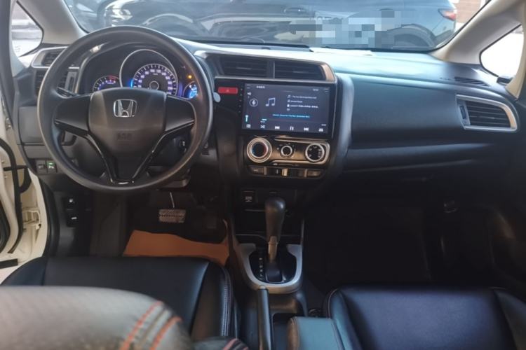Used Honda Fit 2016 1.5L SES CVT Fashion Sunroof Edition Center Console