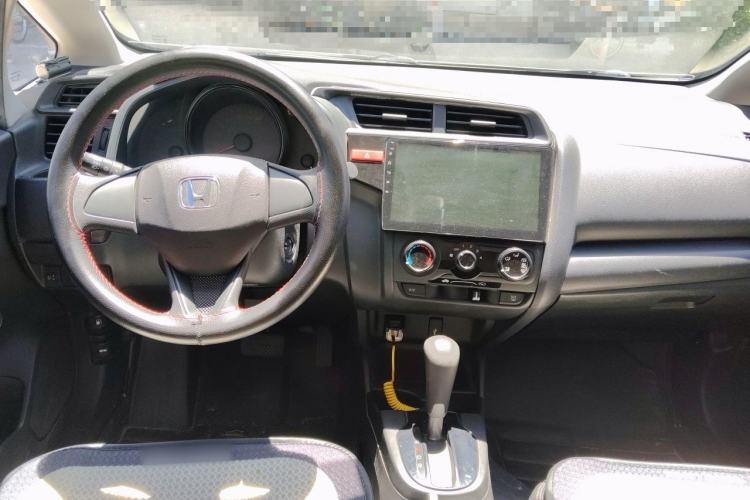 Used Honda Fit 2016 1.5L LX CVT Comfort Model Center Console