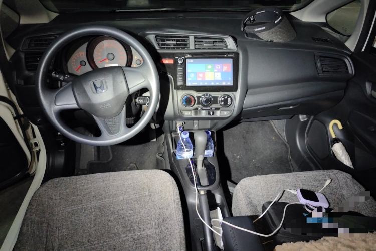 Used Honda Fit 2016 1.5L LX CVT Comfort Model Center Console