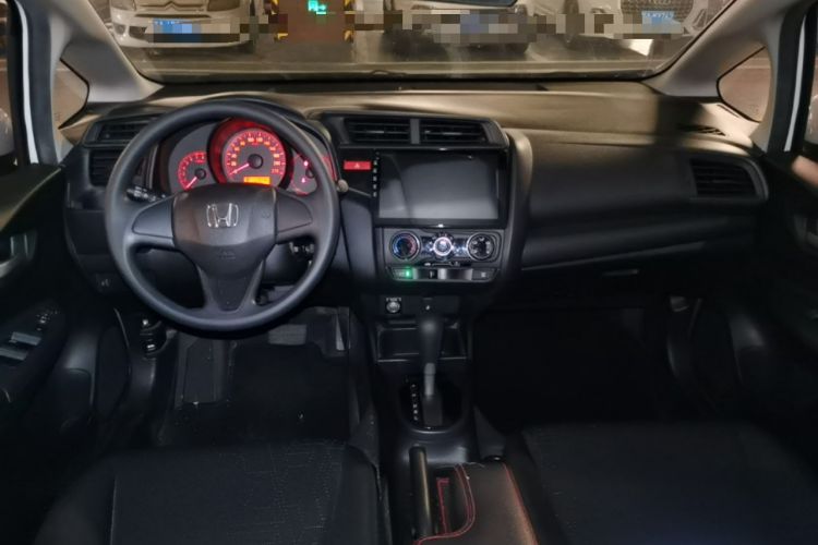 Used Honda Fit 2016 1.5L LX CVT Comfort Model Center Console