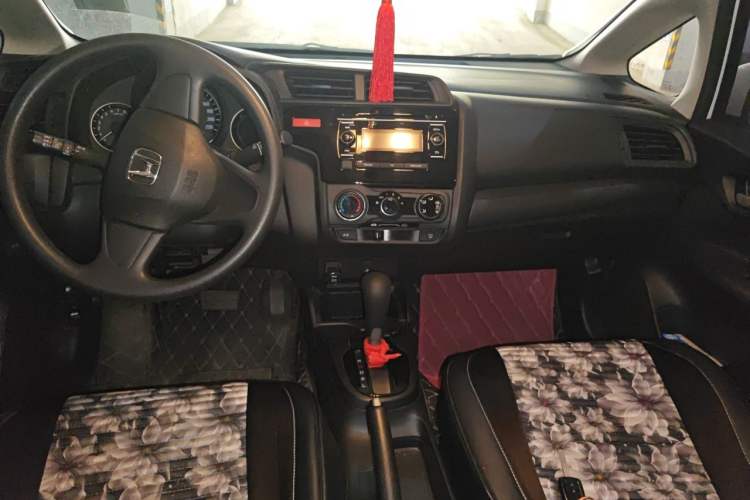 Used Honda Fit 2016 1.5L LXS CVT Comfort Sunroof Version Center Console