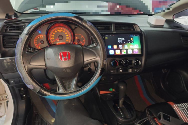 Used Honda Fit 2016 1.5L LX CVT Comfort Model Center Console