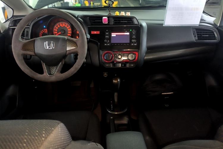 Used Honda Fit 2016 1.5L LX CVT Comfort Model Center Console