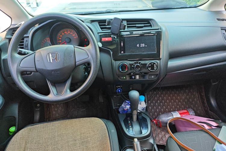 Used Honda Fit 2016 1.5L LX CVT Comfort Model Center Console