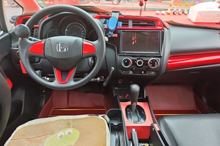 Used Honda Fit 2016 1.5L LXS CVT Comfort Sunroof Version Center Console