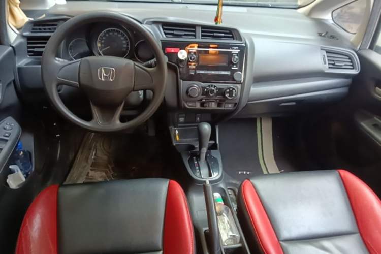 Used Honda Fit 2016 1.5L LXS CVT Comfort Sunroof Version Center Console