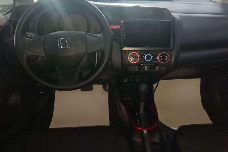 Used Honda Fit 2016 1.5L LX CVT Comfort Model Center Console
