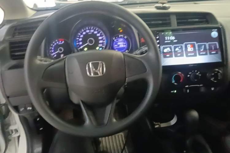 Used Honda Fit 2016 1.5L LXS CVT Comfort Sunroof Version Center Console