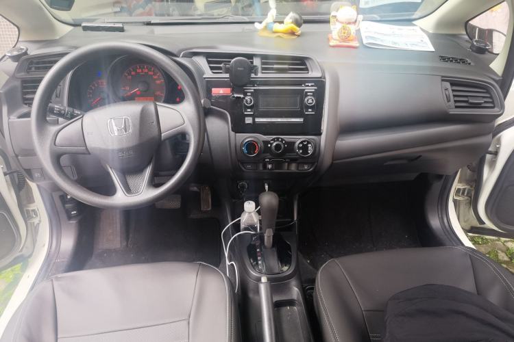Used Honda Fit 2016 1.5L LX CVT Comfort Model Center Console