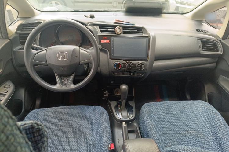 Used Honda Fit 2016 1.5L LX CVT Comfort Model Center Console