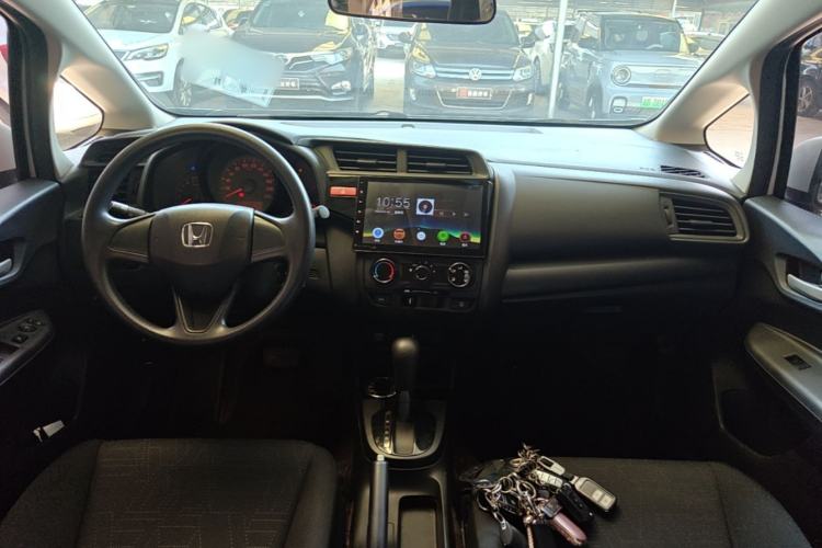 Used Honda Fit 2016 1.5L LX CVT Comfort Model Center Console