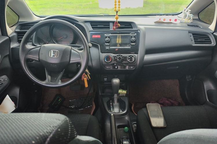 Used Honda Fit 2016 1.5L LX CVT Comfort Model Center Console