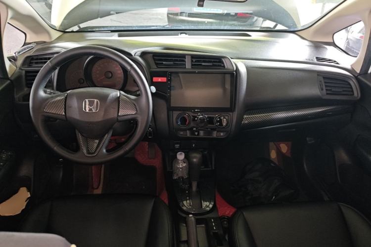Used Honda Fit 2016 1.5L LX CVT Comfort Model Center Console