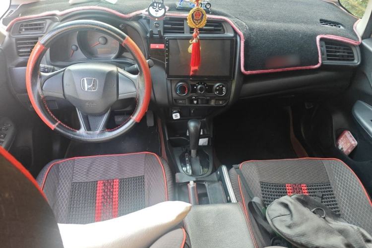 Used Honda Fit 2016 1.5L LX CVT Comfort Model Center Console