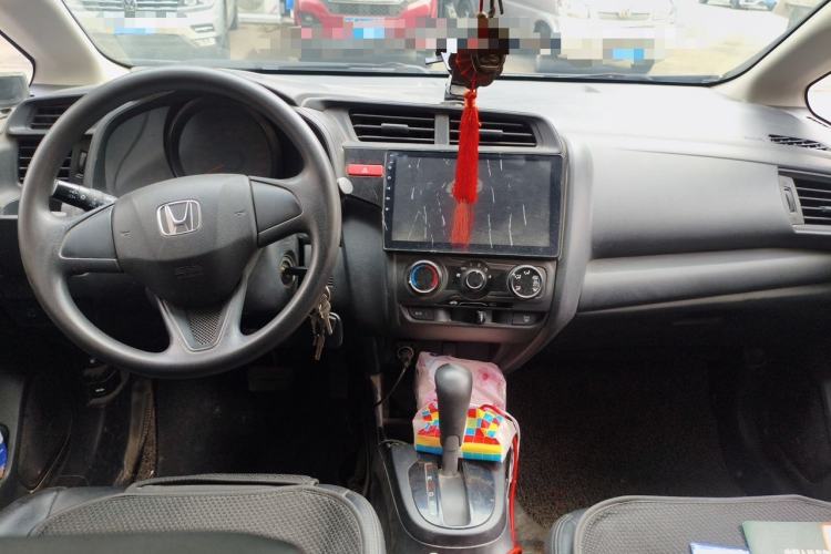 Used Honda Fit 2016 1.5L LX CVT Comfort Model Center Console