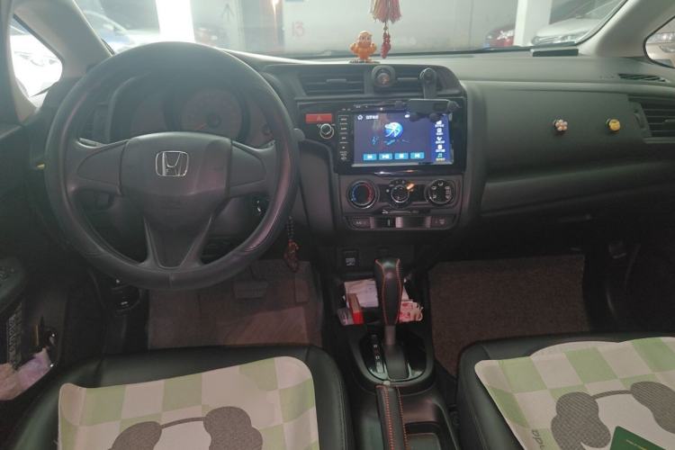 Used Honda Fit 2016 1.5L LX CVT Comfort Model Center Console