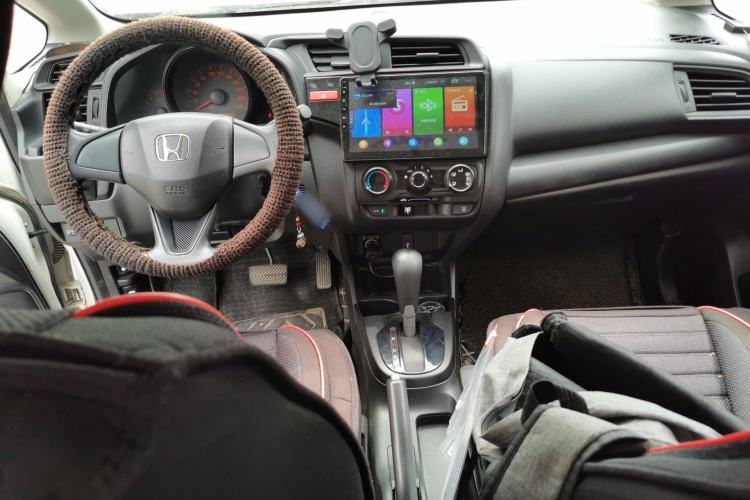 Used Honda Fit 2016 1.5L LX CVT Comfort Model Center Console