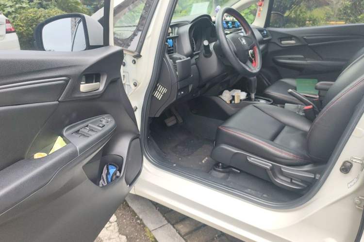 Used Honda Fit 2016 1.5L LXS CVT Comfort Sunroof Version Driver Seat