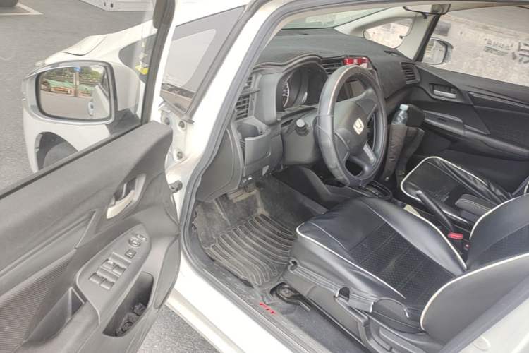Used Honda Fit 2016 1.5L LXS CVT Comfort Sunroof Version Driver Seat