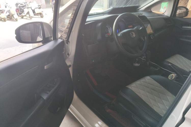 Used Honda Fit 2016 1.5L LXS CVT Comfort Sunroof Version Driver Seat