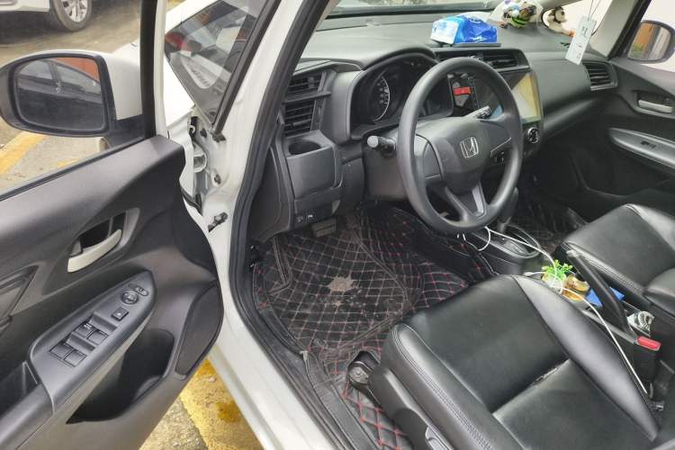Used Honda Fit 2016 1.5L LXS CVT Comfort Sunroof Version Driver Seat