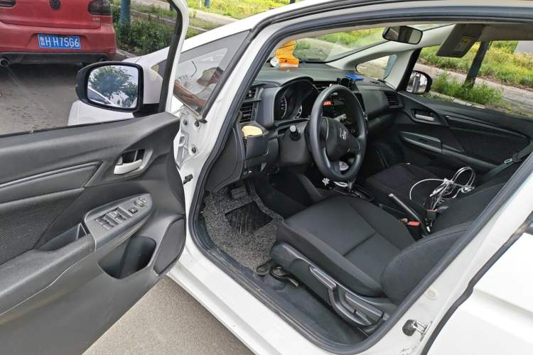 Used Honda Fit 2016 1.5L LXS CVT Comfort Sunroof Version Driver Seat