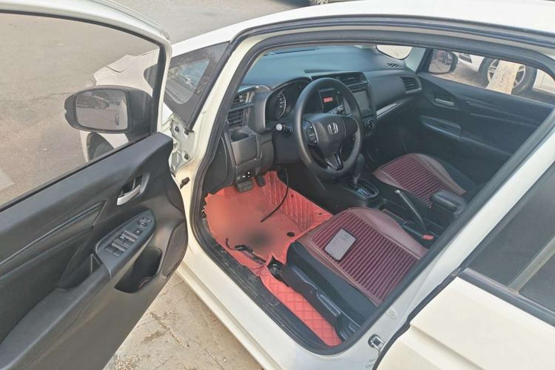 Used Honda Fit 2016 1.5L LXS CVT Comfort Sunroof Version Driver Seat