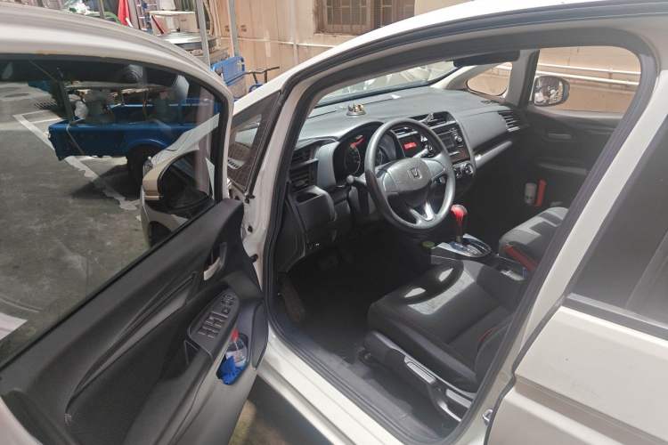 Used Honda Fit 2016 1.5L LXS CVT Comfort Sunroof Version Driver Seat