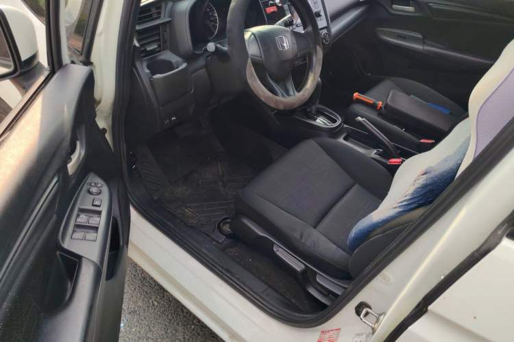 Used Honda Fit 2016 1.5L LXS CVT Comfort Sunroof Version Driver Seat