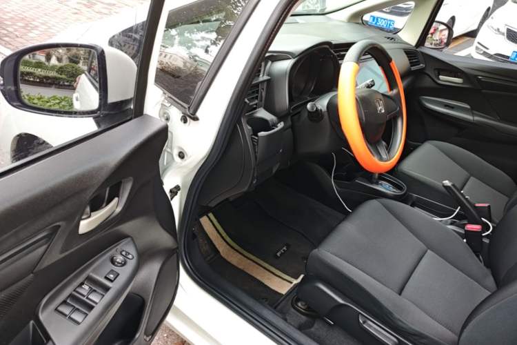 Used Honda Fit 2016 1.5L LX CVT Comfort Model Driver Seat