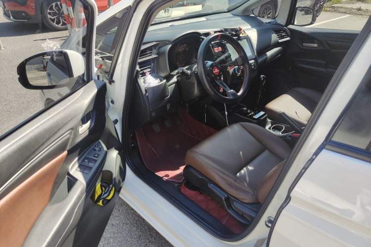 Used Honda Fit 2016 1.5L LX Manual Comfort Model Driver Seat