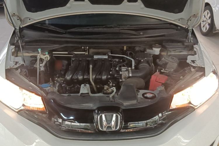 Used Honda Fit 2016 1.5L SE CVT Fashion Model Engine Bay