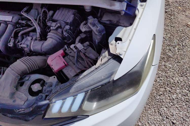 Used Honda Fit 2016 1.5L SES CVT Fashion Sunroof Edition Engine Bay Left