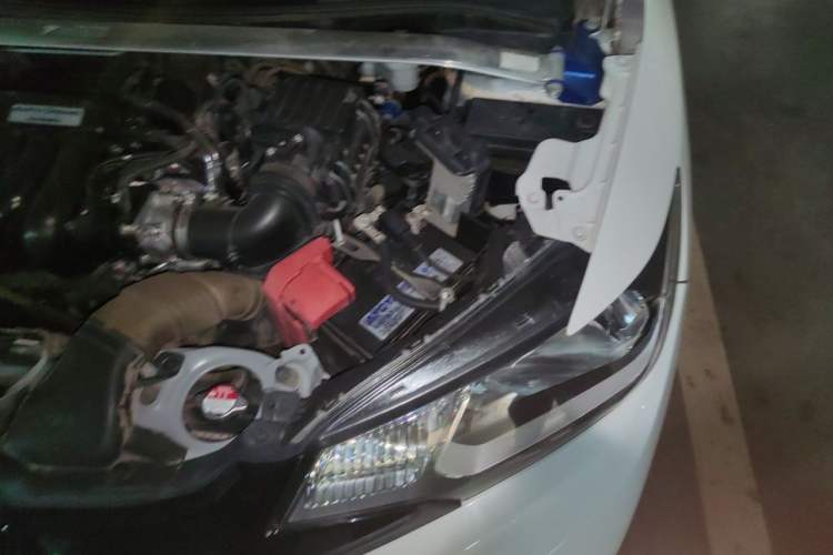 Used Honda Fit 2016 1.5L SES CVT Fashion Sunroof Edition Engine Bay Left