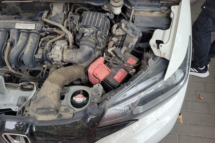 Used Honda Fit 2016 1.5L SE CVT Fashion Model Engine Bay Left
