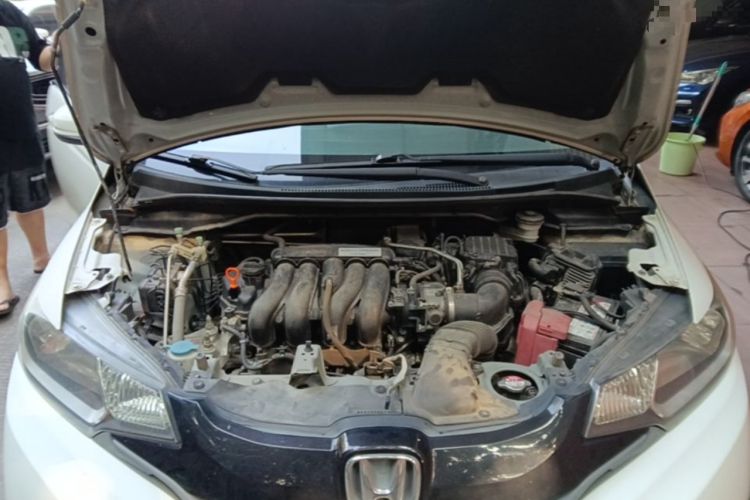 Used Honda Fit 2016 1.5L LXS CVT Comfort Sunroof Version Engine Bay