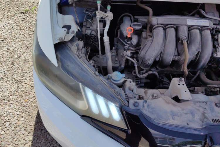 Used Honda Fit 2016 1.5L SES CVT Fashion Sunroof Edition Engine Bay Right