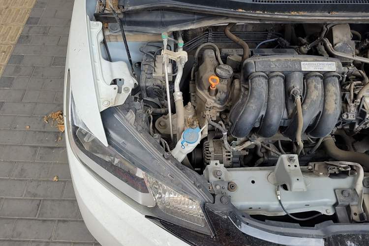 Used Honda Fit 2016 1.5L SE CVT Fashion Model Engine Bay Right