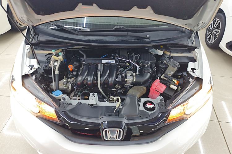 Used Honda Fit 2016 1.5L SE CVT Fashion Model Engine Bay
