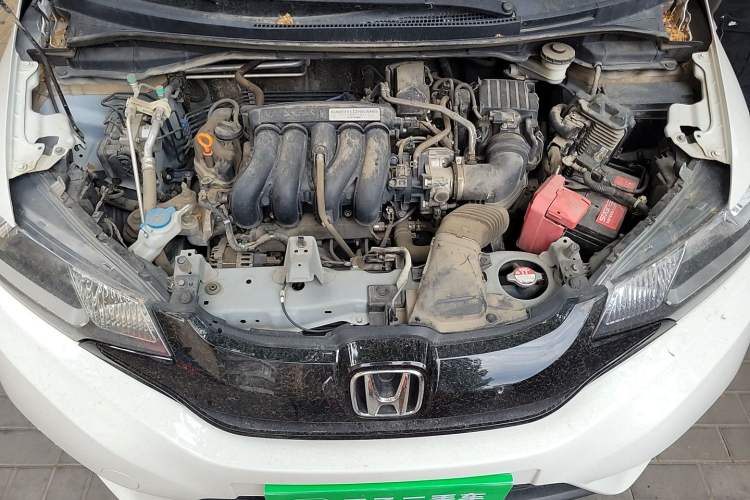 Used Honda Fit 2016 1.5L SE CVT Fashion Model Engine Bay