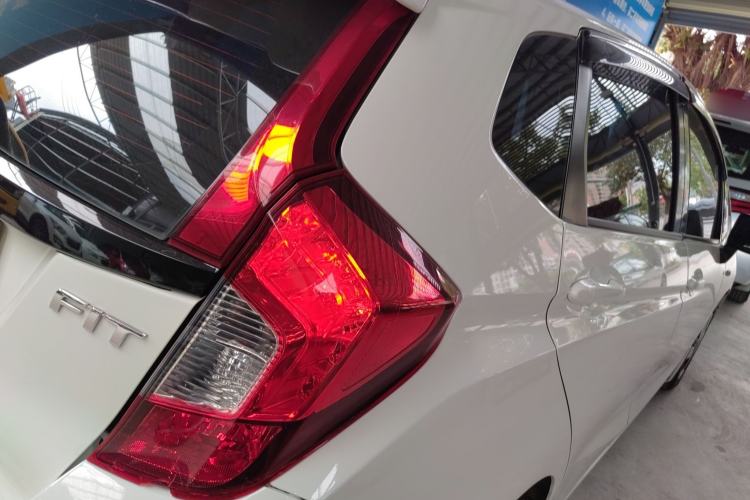 Used Honda Fit 2016 1.5L LX CVT Comfort Model Exterior 1