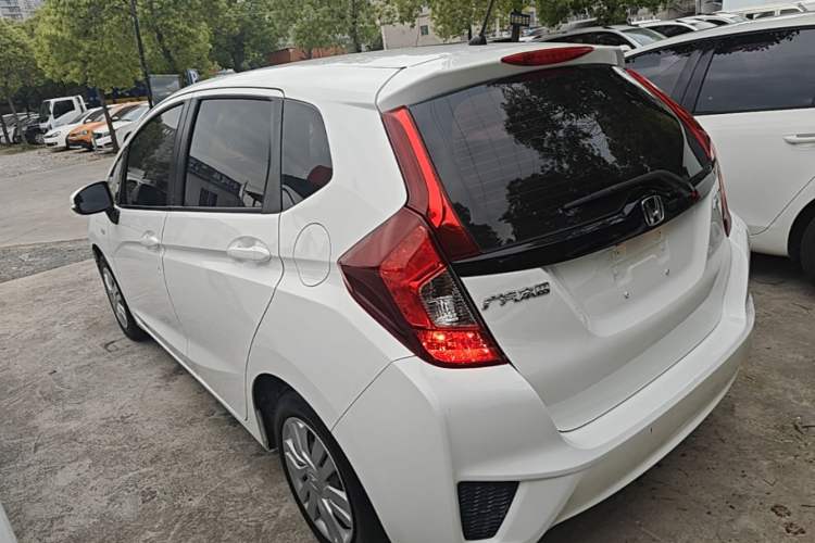 Used Honda Fit 2016 1.5L LX CVT Comfort Model Exterior 2