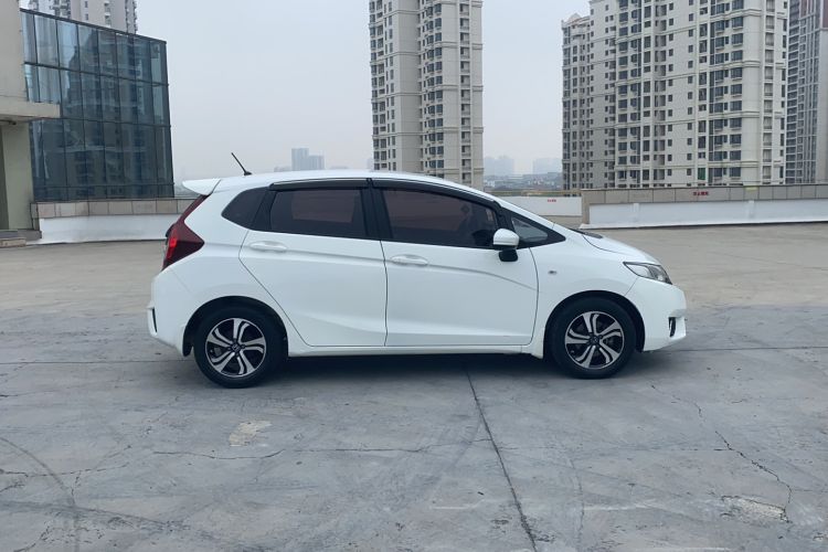 Used Honda Fit 2016 1.5L LX CVT Comfort Model Exterior 2