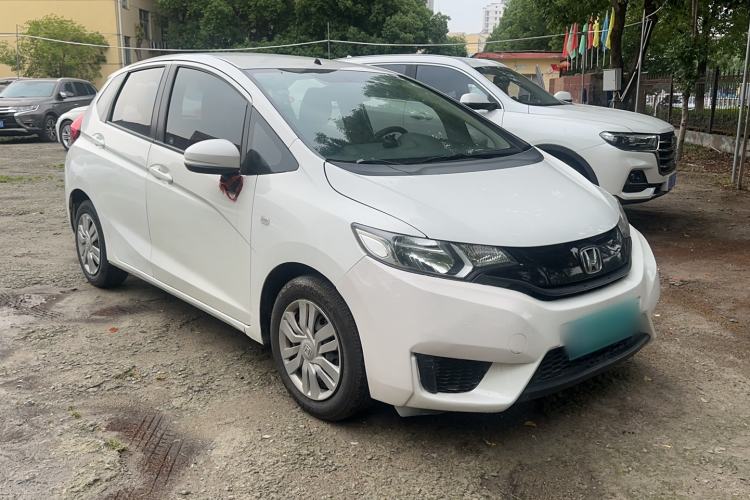 Used Honda Fit 2016 1.5L LX CVT Comfort Model Exterior 2