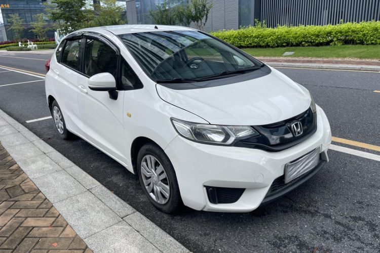 Used Honda Fit 2016 1.5L LX CVT Comfort Model Exterior 2