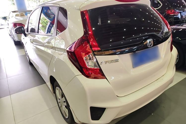 Used Honda Fit 2016 1.5L LX CVT Comfort Model Exterior 2