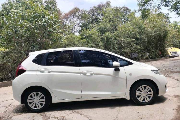 Used Honda Fit 2016 1.5L LXS CVT Comfort Sunroof Version Exterior 2