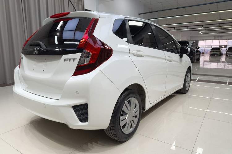 Used Honda Fit 2016 1.5L LXS CVT Comfort Sunroof Version Exterior 3